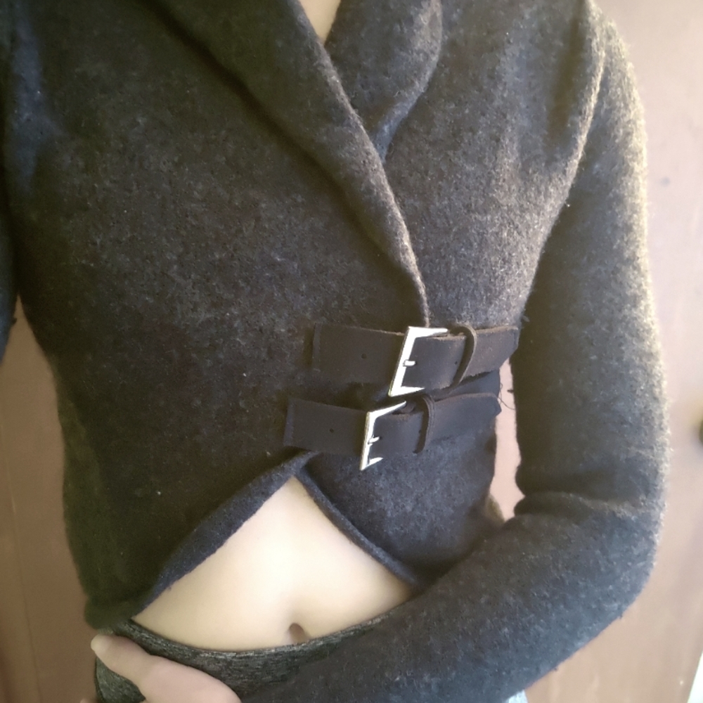 Cropped wool jacket